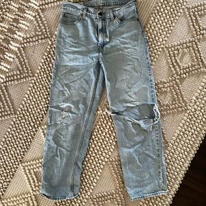 Women's distressed Levi's jeans